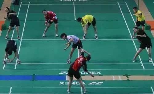 {YY GAME娛樂}(冬天打羽毛球还是很不错的) {YY GAME娛樂}(冬天打羽毛球还是很不错的)